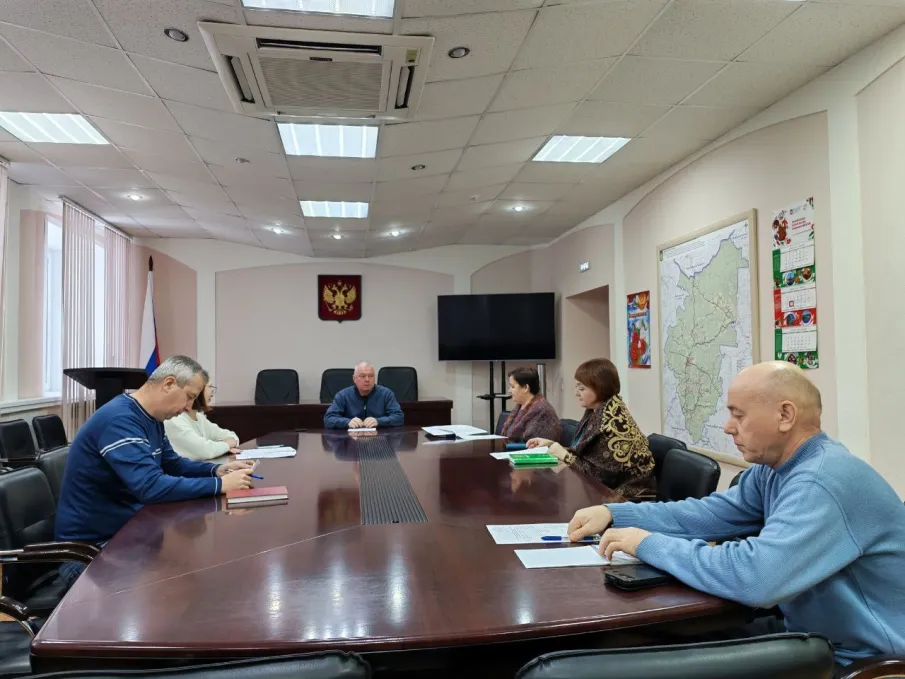 Вчера в конференц-зале администрации округа прошло заседание межведомственной комиссии по борьбе с хищениями лесных ресурсов и незаконным оборотом лесных материалов.