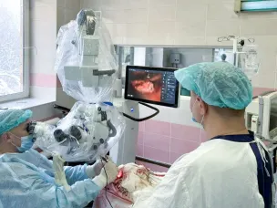 Нейрохирурги Областной клинической больницы имени Н.А. Семашко смогут выполнять сложнейшие операции с помощью нового микроскопа