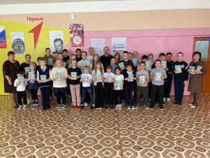 Сотрудники ГИБДД продолжают напоминать детям о дорожной безопасности