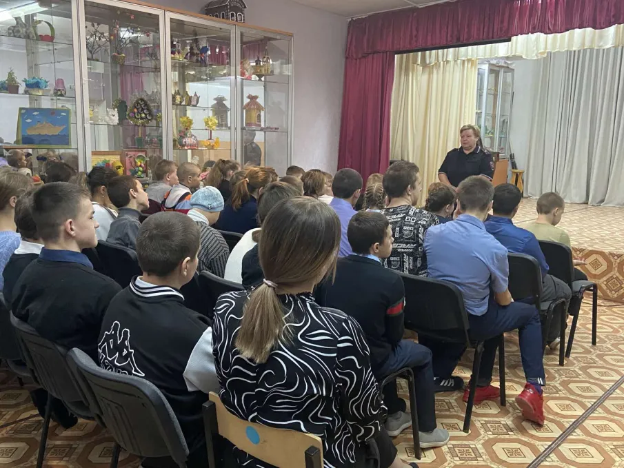 В Ковернино полицейские провели правовое информирование школьников