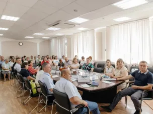 10 июля 2026 года   в конференц-зале администрации Ковернинского муниципального округа прошло мероприятие, организованное региональным Минпромом совместно с региональным центром «Мой бизнес» в соответствии с целями и задачами национального проекта «Эффективная и конкурентная экономика».