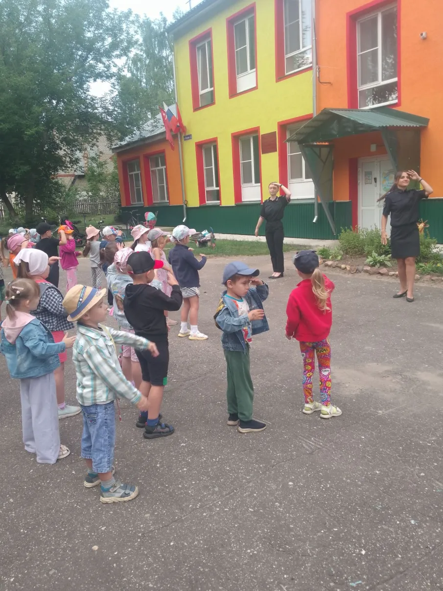 Сотрудники МО МВД России «Ковернинский» присоединились к Всероссийской акции «Зарядка со стражем порядка»