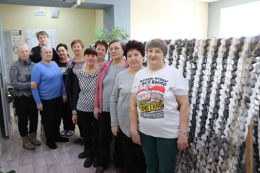 Сёминские ветераны ждут земляков, участников СВО, с победой домой, а пока активно изготавливают маскировочные сети