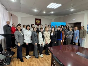 17 декабря в конференц-зале администрации Ковернинского округа специалисты МЦУ Семенов провели обучающий семинар на тему "Монтаж и обработка ВК-клипов".