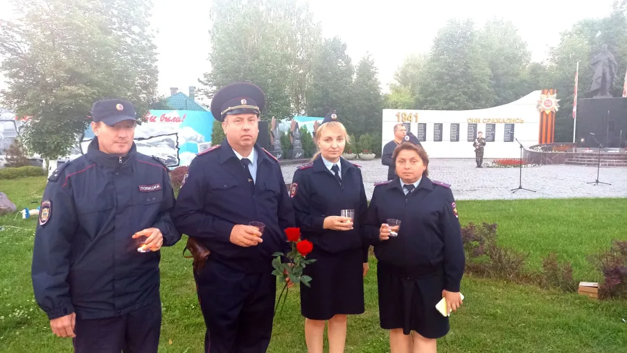Сотрудники полиции и представители Общественного совета приняли участие в общероссийской акции «Свеча памяти»