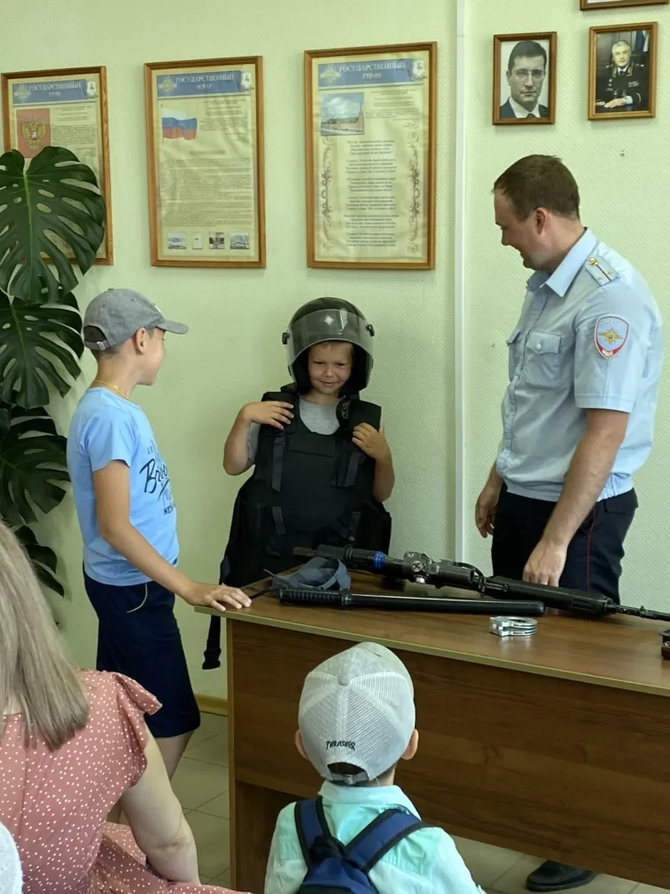 Сотрудники МО МВД России «Ковернинский»  пригласили воспитанников  лагеря дневного пребывания при МДОУ ДО РЦВР.