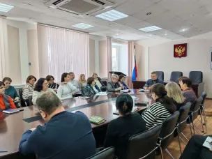 26 января в конференц-зале прошло расширенное совещание с руководителями и бухгалтерами отделов, управлений и подведомственных учреждений администрации округа.