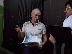 Социальные участковые проводят опрос жителей об ограничении продажи вейпов