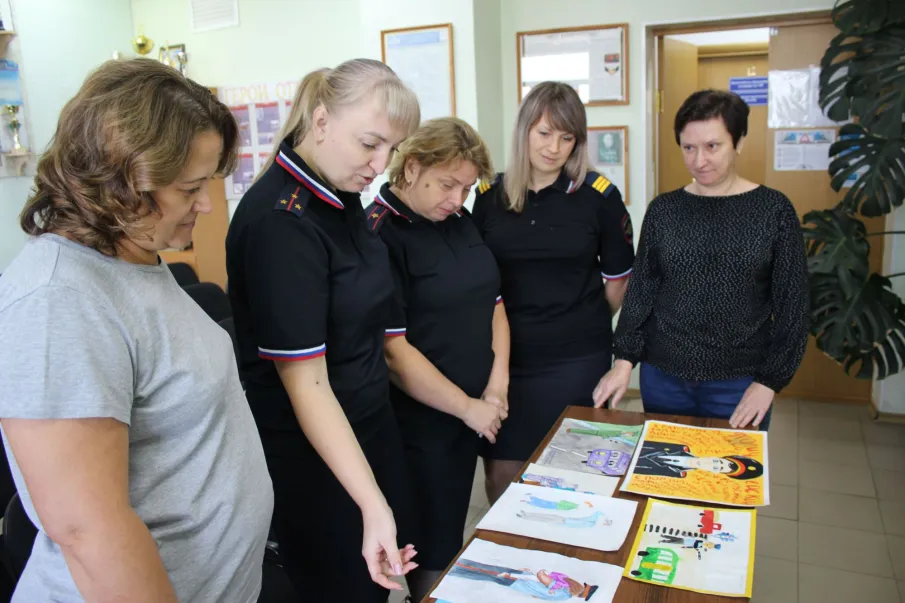 Ковернинские полицейские и общественники подвели итоги районного этапа конкурса детского рисунка «Мои родители работают в полиции»